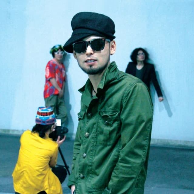 悲しい歌 (IN＆OUT ver.)